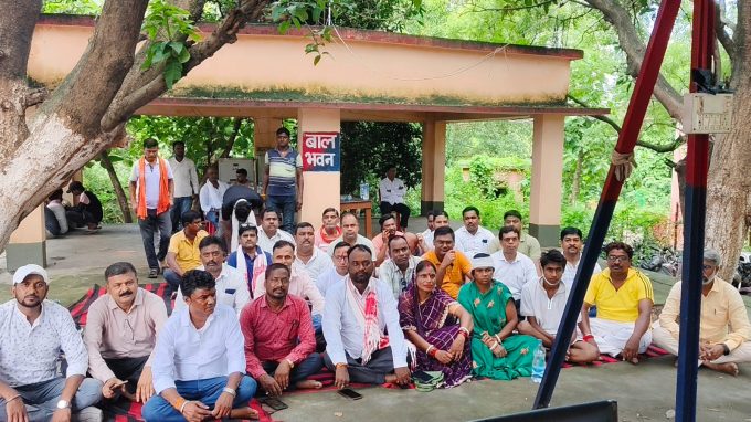 Outrage in Barora over attack on Mukhiya amidst power line dispute; Mukhiya Association calls off protest following SDPO's assurance.