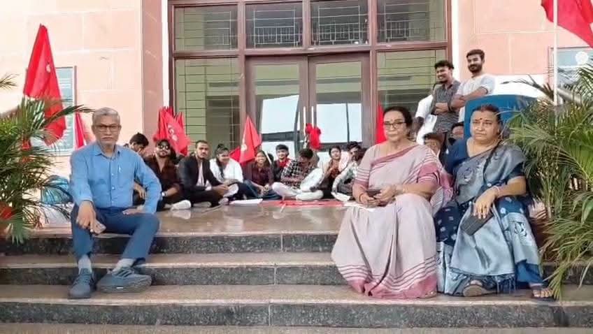 BBMKU News: AISA locks down administrative building; Vice-Chancellor stranded at the gate | Demands for LLM program and library facilities.