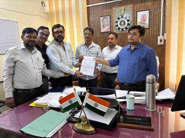 Major success for Dhanbad Labour Department: 3 industrial disputes resolved.