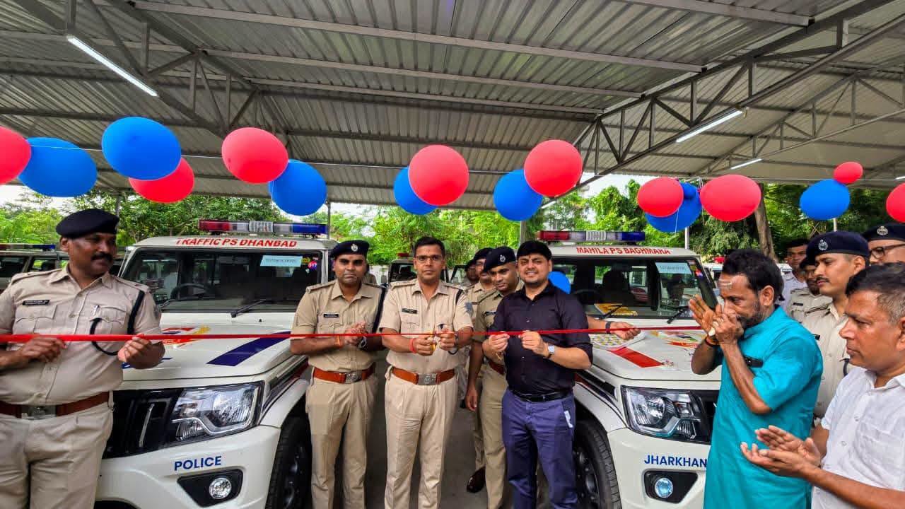dhanbad-police-gets-40-new-mahindra-bolero-dc-ssp-flagged-off
