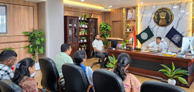 dhanbad-news-special-camp-in-government-schools-for-aadhaar-and-birth-certificate