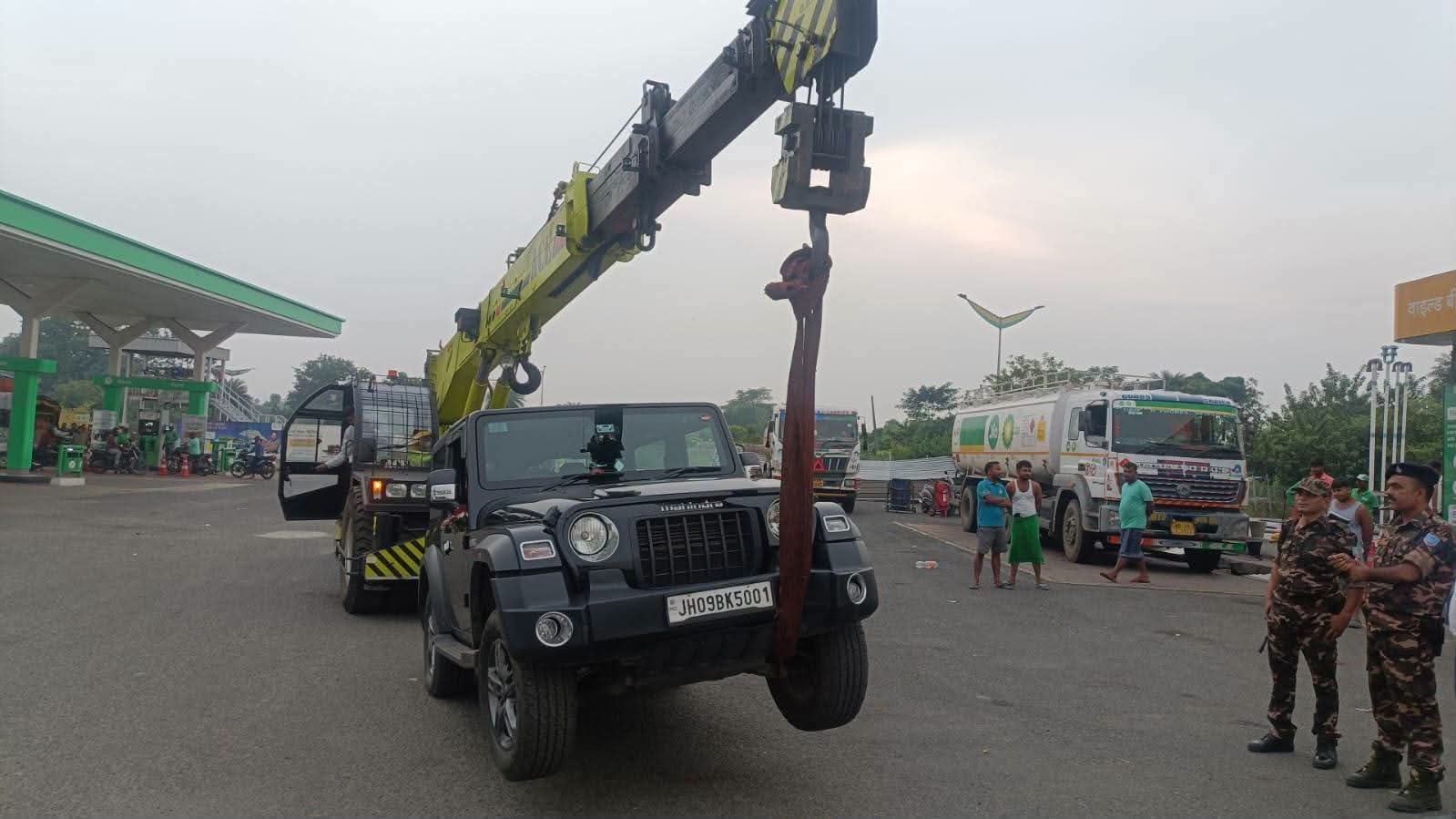 dhanbad-gt-road-car-stunt-7-youth-detained-for-making-reels