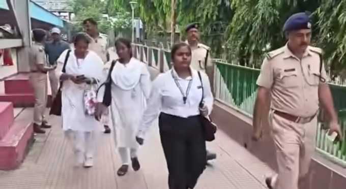 dhanbad-fake-female-tte-asansol-gaya-memu-train