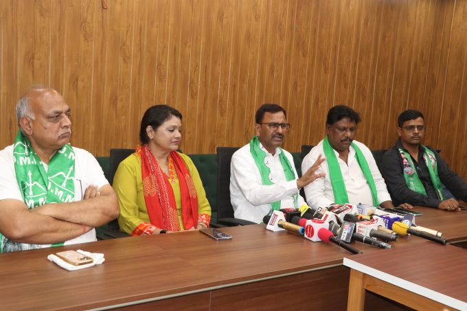 jmm-attacks-bjp-dhanbad-mmdr-bill-student-issues