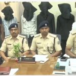 dhanbad-police-arrest-7-criminals-arms-stolen-bike-recovered