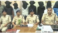 dhanbad-police-arrest-7-criminals-arms-stolen-bike-recovered
